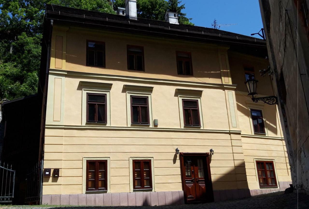 Apartman Pri Lyceu Banska Stiavnica Bagian luar foto