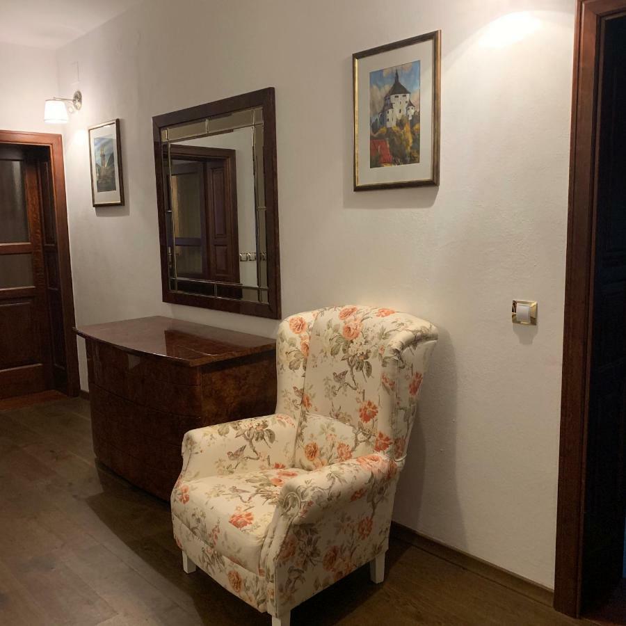 Apartman Pri Lyceu Banska Stiavnica Bagian luar foto