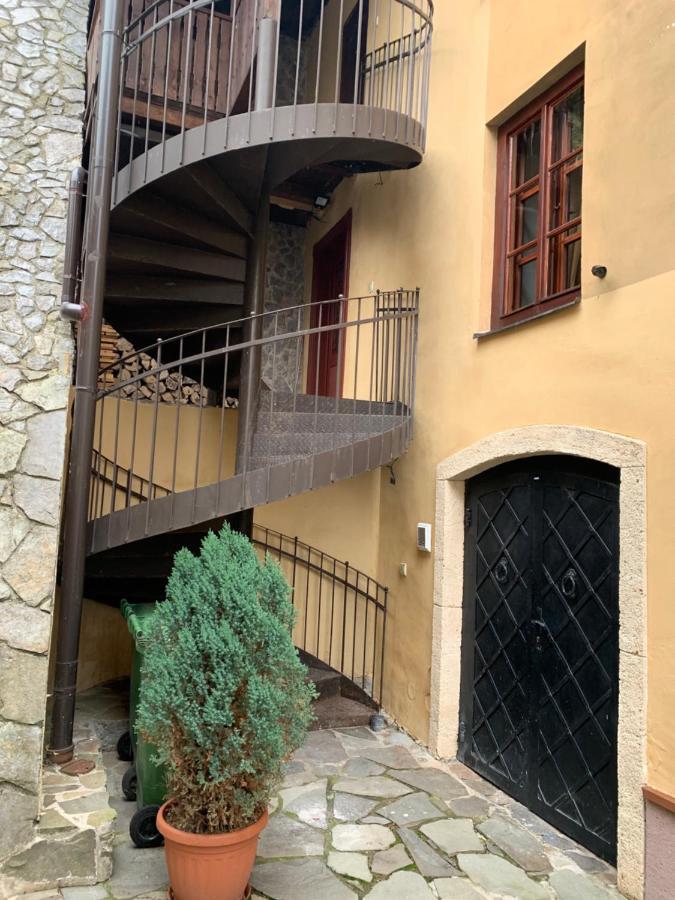 Apartman Pri Lyceu Banska Stiavnica Bagian luar foto